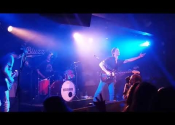 Boomerang arma tremenda fiesta en Bluzz Live.