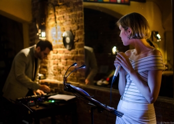 Dúos Poéticos Volumen 1 - Diciembre 2017 - Fotos: Paola Scagliotti www.cooltivarte.com -- — en Verde Restopub.