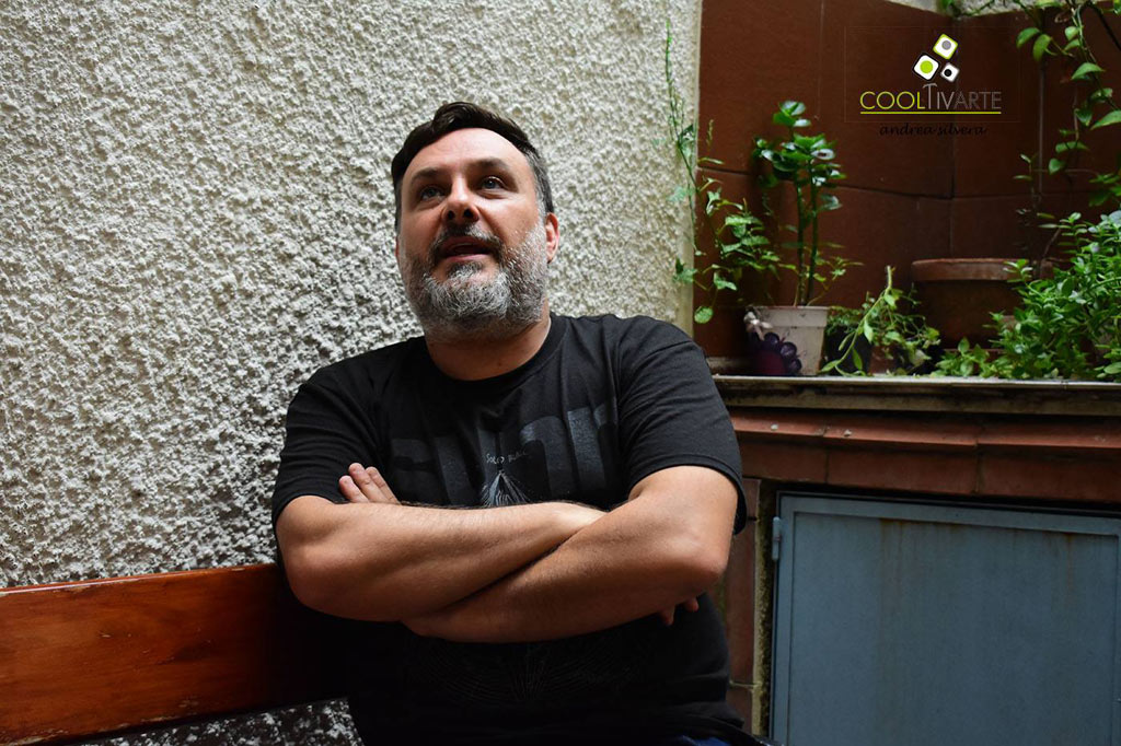 Paulo Roddel entrevista a Fernando Santullo BAJO UN CIELO SIN CONTROL- Abril 2018 - Fotos © Andrea Silvera De Giordano Paulo Roddel entrevista a Fernando Santullo BAJO UN CIELO SIN CONTROL- Abril 2018 - Fotos © Andrea Silvera De Giordano www.cooltivarte.com --