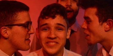 "Estaba mal" es el 1er corte del Disco "La Hoja en la Rama"