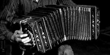 LA MUFA Tango Instrumental - Oblivion ( Astor Piazzolla )