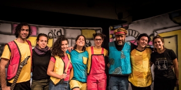 Cometa Trash - Obra de Pablo Dive - Con Abril Pereira Beasley Romina Menciones Fraga Fe Martínez Camila Dotta Ismael Pardo Di Nardo - Cometa Trash - Fotografía: Mauricio Rodríguez - www.cooltivarte.com