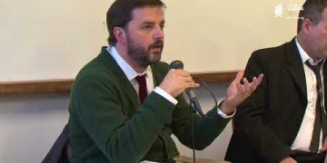 charla titulada "La importancia de la enseñanza de las humanidades para la democracia", realizada en la FIC (Facultad de Información y Comunicación-UDELAR).