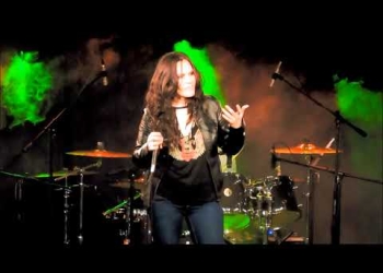 NAMELESS 13 AÑOS – #NLS13 Sala Blanca Podestá, Teatro Agadu