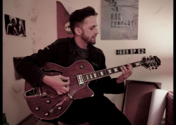 Travelin´Irvins - Una noche así videoclip oficial - Feat. El Gavilán Diego Drexler: voces, coros, guitarras acústicas, guitarras eléctricas, bajo, programaciones y palmas. Irvin Carballo: baterías. Flecha Buono: bajos, coros y palmas.