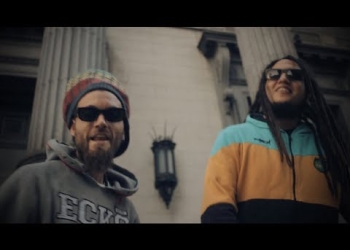 SIEMPRE POSITIVO es una canción de Sergio Ramirez y Gianni Maggiolli.