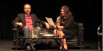 Juan Villoro es dramaturgo, novelista, cuentista, ensayista y periodista.