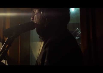 CHILLAN LAS BESTIAS – Un dedo tapa el sol