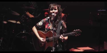 Marcella Ceraolo ( Las Piedras 1988) es una viva exponente de estos conceptos desde su primer disco independiente grabado con sus primeros dieciocho años de edad, con portada diseñada por ella misma. Más tarde entre 2008 y 2011 grabaría Cuerpo Carbón su segundo trabajo musical editado por el sello Perro Andaluz.