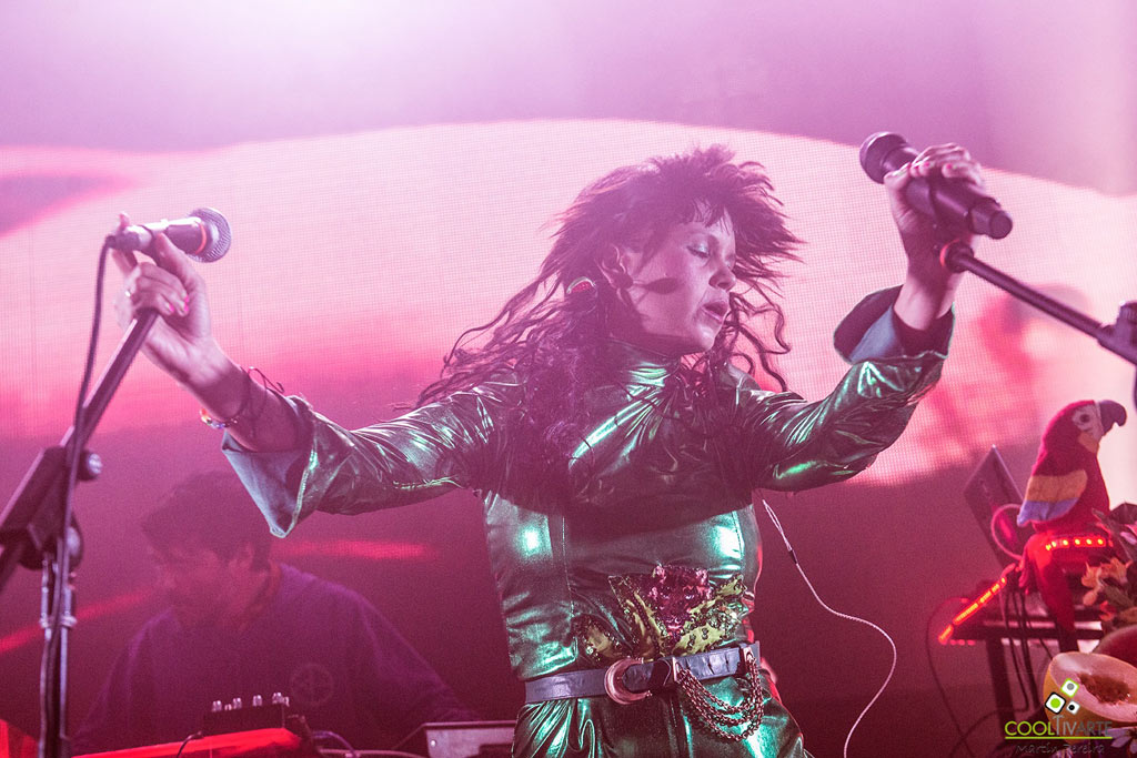 Bomba Estéreo La Trastienda MVD 2018 Fotografía Martín Pereira © www.cooltivarte.com