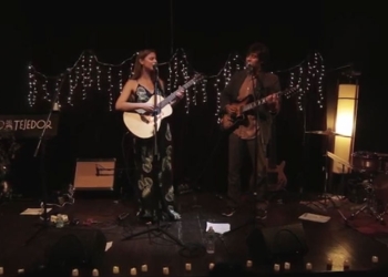 "Sábanas en Nepal" (letra y música Belén Cuturi) junto a El David Aguilar en el Foro del Tejedor (Ciudad de México, 12 de septiembre de 2018)