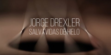 En este video Jorge Drexler nos relata, un año más tarde, lo que fue el proceso de grabación de su último album "Salvavidas de Hielo" durante la primavera de 2017 y se muestran imágenes inéditas de lo que se vivió tanto en la grabación en México como parte del proceso en Madrid.