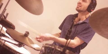 Día de mar es el primer tema del disco 1612 de Mateo Ottonello.