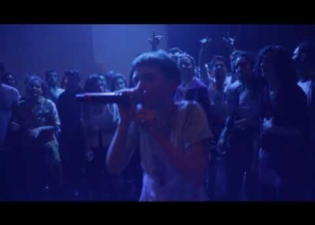 Brujas es el single que Eli Almic compuso para denunciar los feminicidios en Uruguay a principios de 2018. Acá va la versión en vivo extraída de la presentación de Reflejo en la Sala Hugo Balzo, el 20 de Junio.