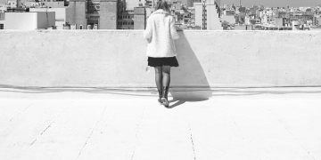 Grabado y mezclado por Fabrizio Rossi Giordano en estudio Yacaré, y masterizado por Álvaro Reyes en estudio DosReis, GRIS es el primer álbum solista de Lali Gaspari.