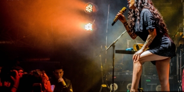 Mon Laferte en La Trastienda MVD - setiembre 2018 foto © Carla Peña www.cooltivarte.com ...