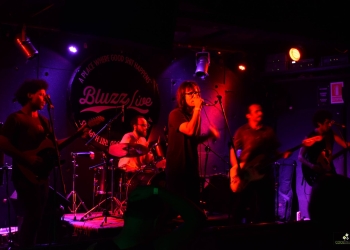 Desde Argentina llegó por primera vez a Montevideo, Inseparables, banda compuesta por Juan Novoa (Pelea de Gallos), Edu (Cadena Perpetua) y "el Gato" (Fun People). Junto a Los Oxford (festejando sus 15 años) + Los Seres Vivientes. Bluzz Live. Viernes 28 de diciembre 2018 Fotos Claudia Rivero www.cooltivarte.com