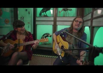 Letra y música: Papina De Palma Voz, guitarra y extravagancia rockera: Mandrake Wolf