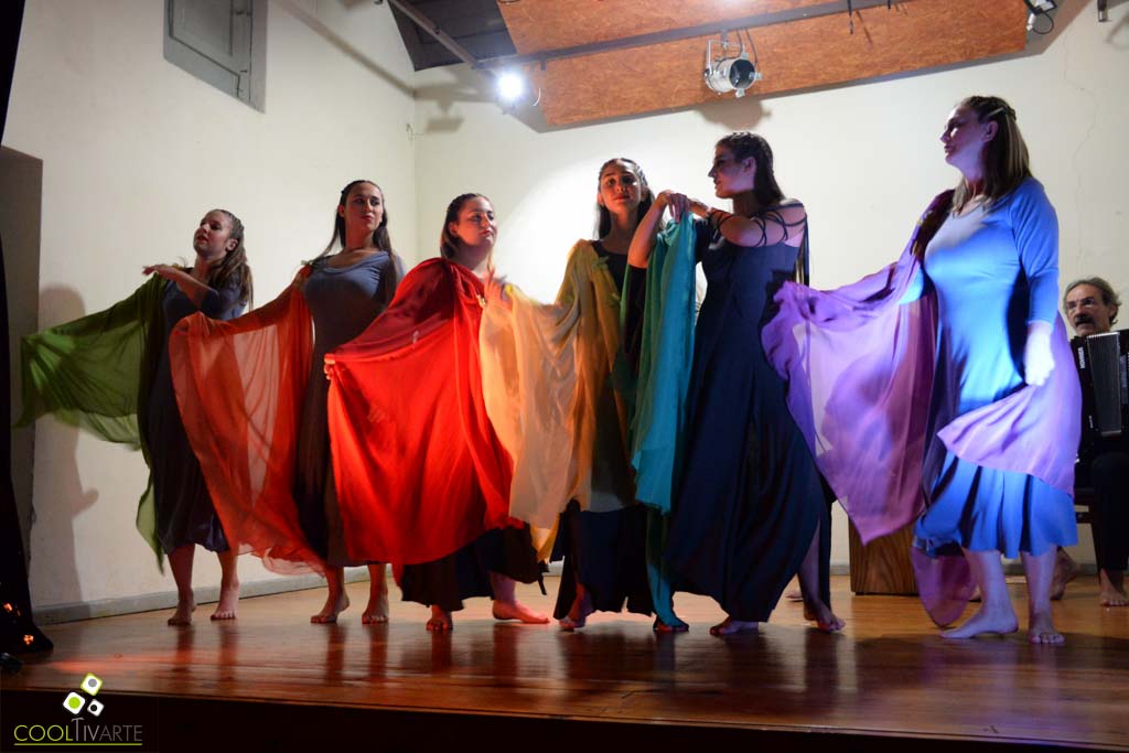 Se llevo a cabo en Museo Casa Quiroga de la ciudad de Salto, la presentación de tres de los grupos teatrales de la ciudad celebrando el Día internacional del teatro. abril 2019 ®Fotos Mayra Cánepa www.cooltivarte.com Se llevo a cabo en Museo Casa Quiroga de la ciudad de Salto, la presentación de tres de los grupos teatrales de la ciudad celebrando el Día internacional del teatro. abril 2019 ®Fotos Mayra Cánepa www.cooltivarte.com
