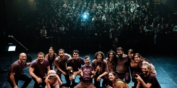 Gonzalo Rezk presentó las canciones de "Menjunje", su disco debut, ayer martes 14 de mayo en la Sala Hugo Balzo del Auditorio Nacional del Sodre, en una noche colmada de fusiones, con una banda de primer nivel. "Menjunje" es una aventura musical que intenta plasmar el amor por la música en todas sus formas. Es una síntesis de las influencias y la investigación del autor hasta el presente. Artista invitada: Rodra Lu - Foto © Federico García www.cooltivarte.com