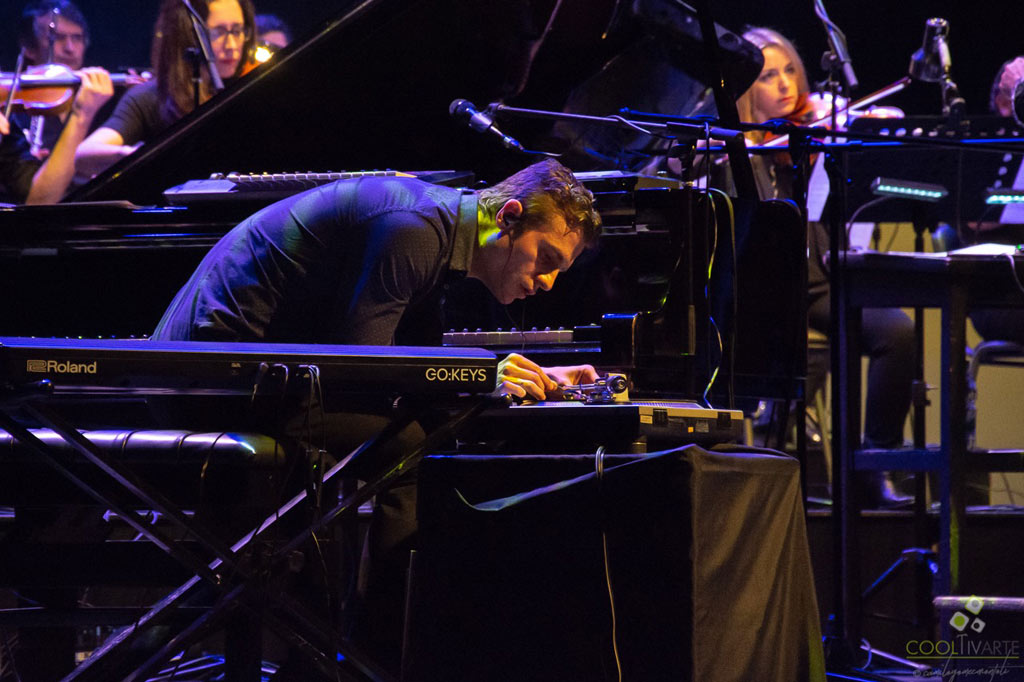 Luciano Supervielle | "La esfera" | Teatro Solís Foto: Camilo Gómez Montoli ® www.cooltivarte.com