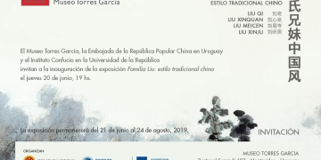 Exposición: Familia Liu - Estilo Tradicional Chino Del 21 de junio al 24 de agosto de 2019. Inauguración: Jueves 20 de junio de 2019, 19hs. Brindis ofrecido por la Embajada de la República Popular China en Uruguay. Presentación del Catálogo: Jueves 17 de julio, 18 horas Entrada gratuita a la exposición para ciudadanos y residentes. Pisos 3 y 4. La exposición Familia LIU - estilo tradicional chino presenta la oportunidad, inédita en nuestro país, de acercarnos y emocionarnos con los tesoros artísticos de una cultura milenaria que se hace presente en papeles de finas texturas, tintas y pigmentos de formulas ancestrales, y una actitud de devoción en armonía con la naturaleza.