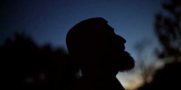 ficción / poema Mini serie audiovisual de poesía contemporánea. 11 capítulos. Poetas/Protagonistas: Agustín Lucas, Martín Barea Mattos, Lalo Barrubia, Gabriel Richieri, Maite Burgueño, Guillermina Sartor.