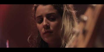 #LaMujerPajaro #Voy #EnVivo LA MUJER PÁJARO – Voy [ Videoclip En Vivo ]