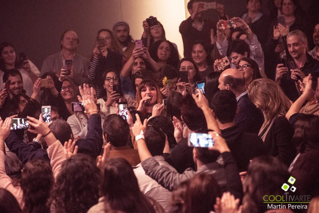 Rozalen MVD Teatro EL Galpon Artista Invitada Victoria Solé Fotografia Martín Pereira Majareta Management www.cooltivarte.com www.backlineuruguay.com