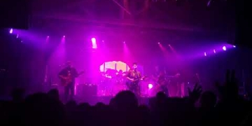 La emblemática banda argentina Las Pelotas, una de las más importantes del rock latinoamericano, liderada por el ex Sumo Germán Daffunchio y con algo más de treinta años de carrera, ofreció el pasado viernes 19, un potente recital en la Sala del Museo. Como músico invitado estuvo Diego Maturro.