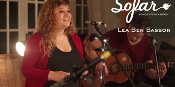 Lea Ben Sasson performing "Es un Tren" at Sofar Montevideo on September 22, 2018