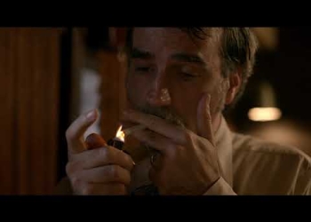 Humberto Brause es cambista o, como a él le gusta definirse, el origen de todos los males. Si quiere conservar su pellejo en medio de su ambición sin límites por hacer dinero, tendrá que poner a prueba su dudoso código de ética y negociar con la corrupción de las altas esferas políticas, la debacle económica de la Argentina y los vaivenes de su absurdo matrimonio. Protagonistas Benjamín Vicuña como - Javier Bonpland Daniel Hendler como - Humberto Brause. Dolores Fonzi como - Gudrun Dirección Federico Veiroj