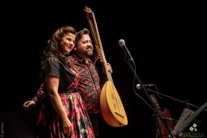 De Espinas y Flores - Carmen Pi y Gustavo Reyna - Sala Zavala Muniz - Teatro Solís - Setiembre 2019 - Foto Ricardo Gómez www cooltivarte com De Espinas y Flores - Carmen Pi y Gustavo Reyna - Sala Zavala Muniz - Teatro Solís - Setiembre 2019 - Foto © Ricardo Gómez www.cooltivarte.com
