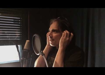 Nos cuenta Alejandro Ferradás que hace un tiempo se reencontró con el que fuera su primer video clip, allá por el año 1992 aproximadamente. El tema “VOS SABÉS” estaba incluido en el disco “BANDERAS POR BANDERINES” (Ayuí 1991) y posteriormente fue editado como bonus track en “NOCHE AFRICANA” (Orfeo 1995).