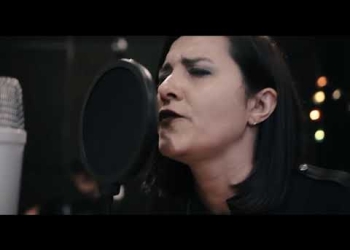 Dos años puede ser mucho o poco tiempo, para Flavia Novoa estos últimos dos años han sido un sin parar. De sus comienzos, actualidad y lo que se viene hablamos con ella en la siguiente entrevista.