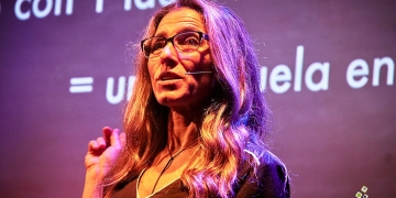 Estuvimos en la charla Somos Creativas de Dominique Sarries en Magnolio Sala #somoscreativas #gentequesi Compartimos algo del registro fotográfico. @fotografíacyc www.cooltivarte.com