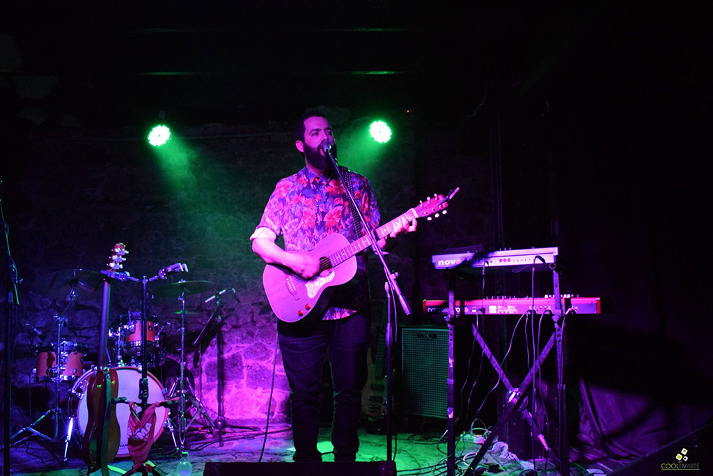 Diego Gonzalez en Inmigrantes - 19-10-19 - Fotos Claudia Rivero Diego Gonzalez en Inmigrantes - 19-10-19 - Fotos Claudia Rivero www.cooltivarte.com