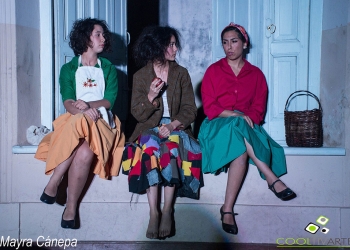 El grupo de teatro Casiopea de la ciudad de Salto presenta Momo basada en texto de Michel Ende, bajo la dirección de Zully Vallarino. La obra va todos los viernes de noviembre en Sociedad Italiana a las 21 horas. Fotos © Mayra Cánepa www.cooltivarte.com