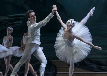 Estrenó “El Lago de los cisnes” en el Colón