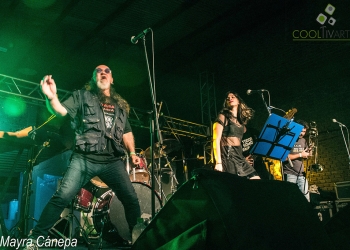 La banda La Tabaré se presentó ayer en Cervecería Don Mostacho (Salto.) Se presentaron de teloneros Nada que ver John, Guiso de Mono (ambas bandas locatarias), Vale Acevedo (La Plata) y culminó el show la Tabaré presentando a su nueva cantante oriunda de Salto, Pamela Cattani. También hubo plaza de comidas y espacios cerveceros. Fotos © Mayra Cánepa www.cooltivarte.com