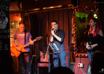 Martín Laco en Bluzz Bar 06-12-19 Fotos Claudia Rivero www.cooltivarte.com