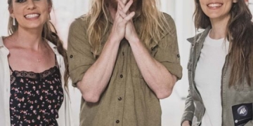 El músico australiano Stu Larsen presenta su nuevo trabajo en Montevideo. El artista folk actuará el viernes 13 de diciembre en Montevideo Music Box. Artista invitado: Martina Lanzaro