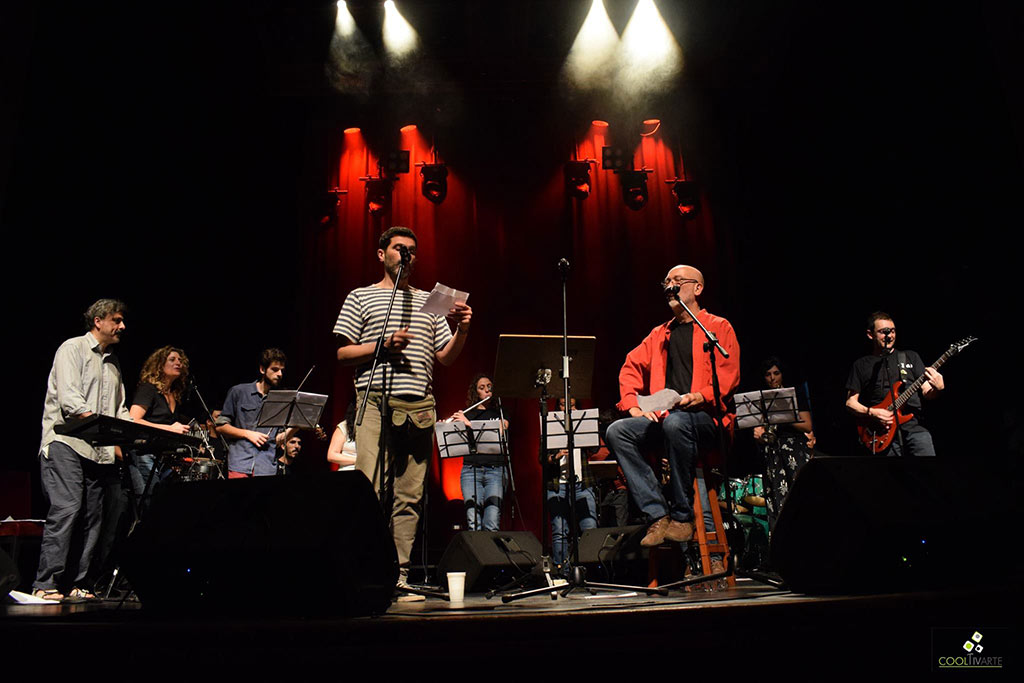 Taller Uruguayo de Música Popular - Sala Zitarrosa - Diciembre 2019 - Fotos Claudia Rivero Taller Uruguayo de Música Popular - Sala Zitarrosa - Diciembre 2019 - Fotos Claudia Rivero www.cooltivarte.com Concierto de cierre de los 35 años del Taller Uruguayo de Música Popular (TUMP) Participan: Ana Prada, Mauricio Ubal, Rossana Taddei, Rubén Olivera, Samantha Navarro, Orquesta Inestable del TUMP (con la dirección de Carlos Quintana) y Coro del TUMP