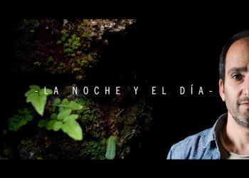 “La noche y el día” es una canción que habla de las relaciones humanas, de vencidos, de personajes que al caer ya no se levantan , de manos tendidas y del amor muchas veces envuelto en piedra. Kuropa (Diego Kuropatwa) es uno de los cantautores más importantes de este siglo en la música uruguaya. Publicó álbumes con su banda (Kuropa & Cía), a dúo con el legendario Rubén Olivera y también como solista.