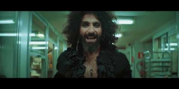 Ara Malikian presenta Watif, primera canción en la que le pone voz a su composición. Ara pide disculpas oficiales a todos los cantantes profesionales del Planeta Tierra y la Vía Láctea. “Esto no es cantar es venirse arriba, fliparse, espero que lo disfrutéis y disculpéis” La dirección de este videoclip corre a cargo de Nata Moreno, nominada a los Goya 2020 y a los Forqué por su película "Ara Malikian. Una vida entre las cuerdas" Dirección: Nata Moreno