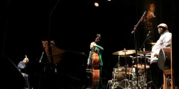 24° Festival Internacional de Jazz de Punta del Este Finca El Sosiego - 5 de Enero de 2020 Kenny Barron - Piano Kiyoshi Kitagawa - Contrabajo Johnathan Blake - Batería