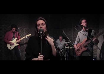 LOS REPICLES Músicos: Martina Serra: Voz Diego Lacuesta: Guitarra y coros Claudio Vignone: Bajo y coros Gustavo Etchenique: Batería