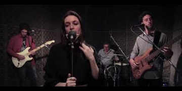 LOS REPICLES Músicos: Martina Serra: Voz Diego Lacuesta: Guitarra y coros Claudio Vignone: Bajo y coros Gustavo Etchenique: Batería