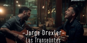 Jorge Drexler - Las Transeúntes Guitarra y coros: Seba Prada Management Jorge Drexler: Presser Martos Locación: Café La Farmacia, Montevideo Uruguay.