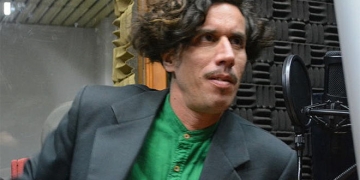 EL TUNGUE LÉ La poesía del mundo desembarca en Montevideo Con el poeta Martín Barea Mattos, coordinador del Mundial Poético